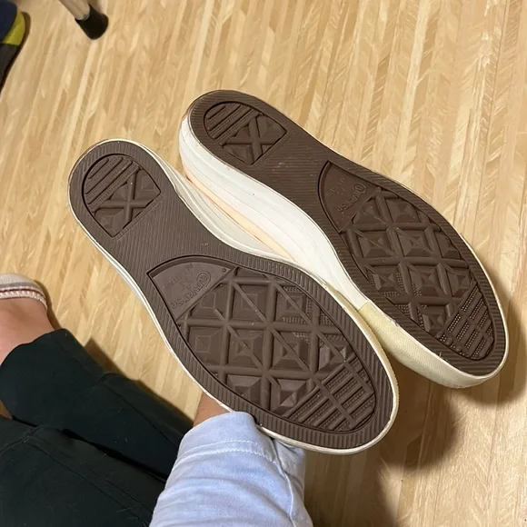 Converse - Picture 4 of 5